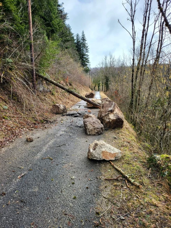 Accès à la Roche d'Antre (belvédère et randonnée) - INTERDIT